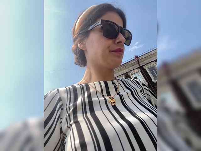 Lovelygirls1 webcam