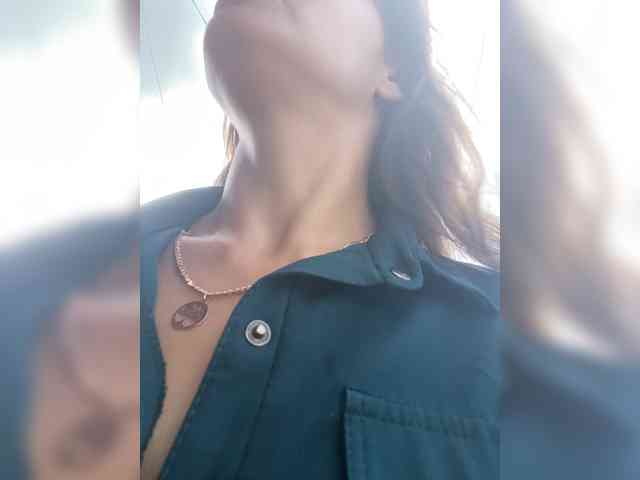 Lovelygirls1 webcam