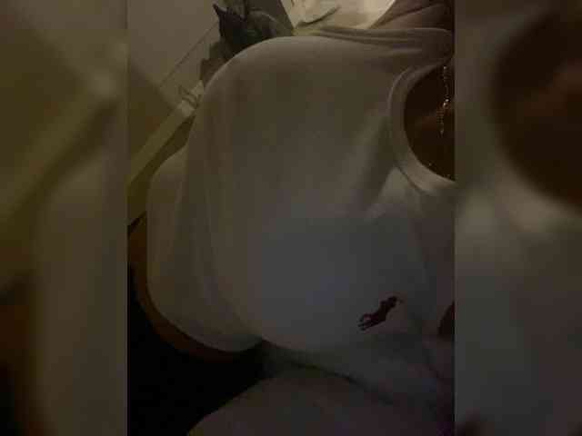 Lovelygirls1 webcam