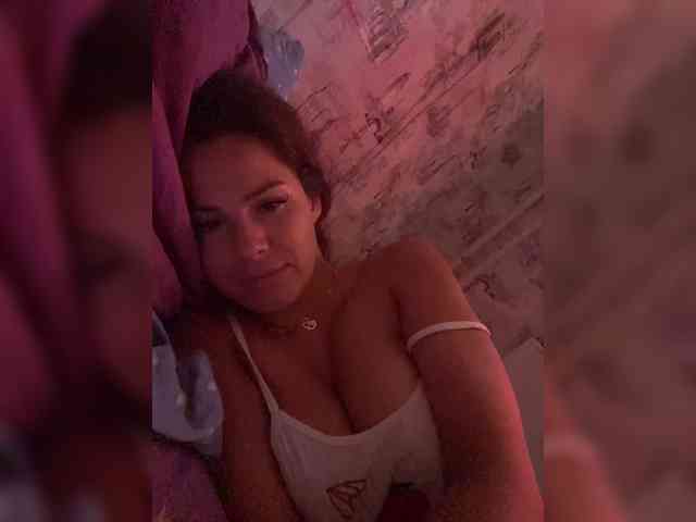 Lovelygirls1 webcam