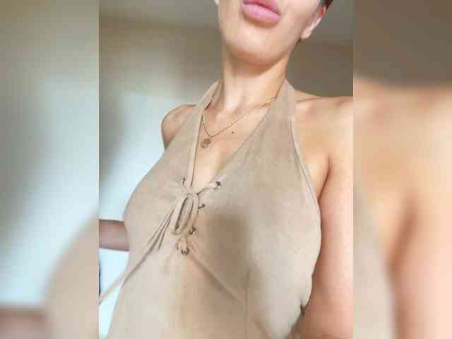 Lovelygirls1 webcam
