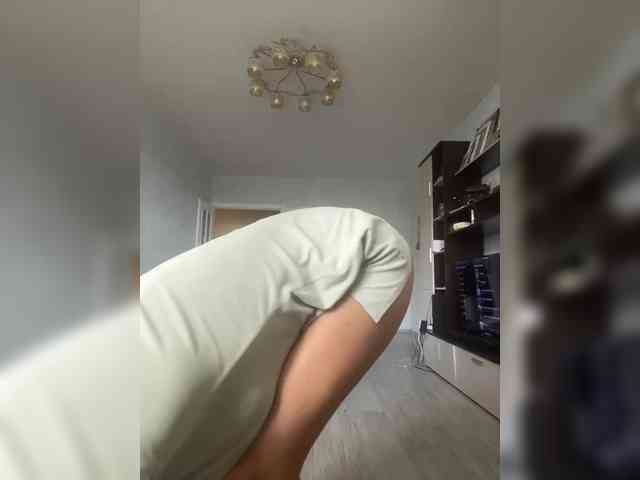 Lovelygirls1 webcam