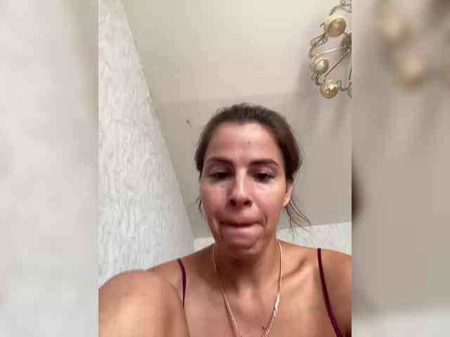 Lovelygirls1 webcam