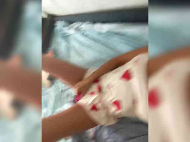 Lovelygirls1 webcam