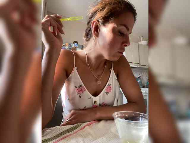 Lovelygirls1 webcam