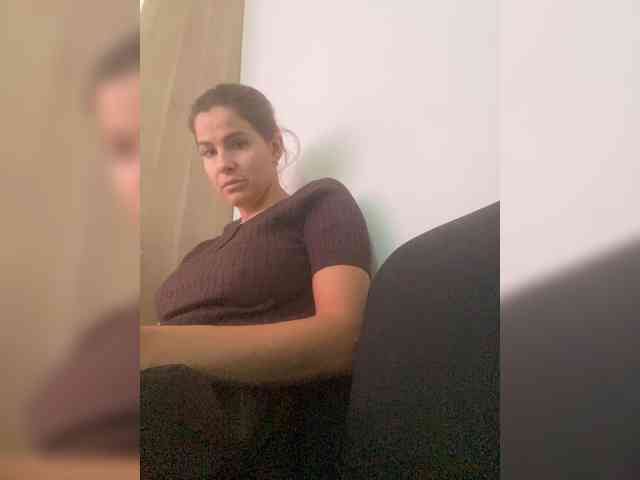 Lovelygirls1 webcam