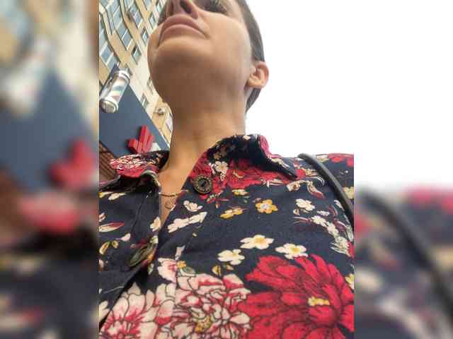 Lovelygirls1 webcam