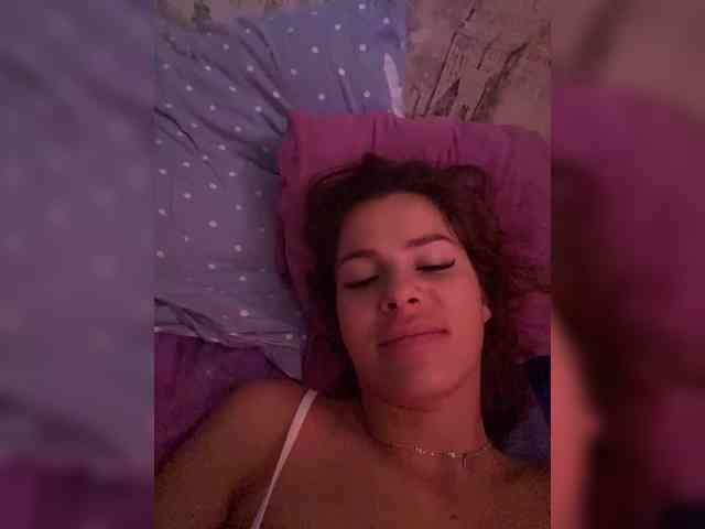 Lovelygirls1 webcam