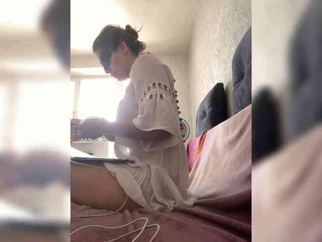 Lovelygirls1 webcam