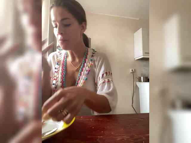 Lovelygirls1 webcam