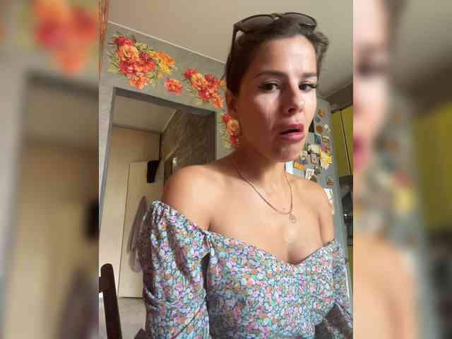 Lovelygirls1 webcam