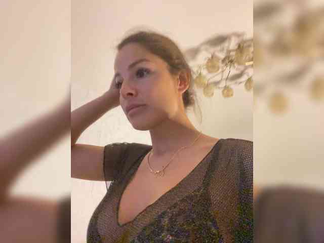 Lovelygirls1 webcam
