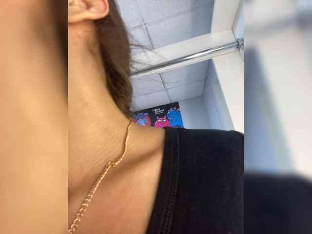 Lovelygirls1 webcam