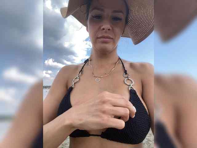 Lovelygirls1 webcam
