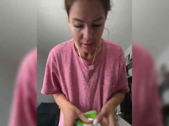 Lovelygirls1 webcam