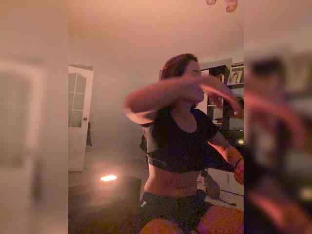 Lovelygirls1 webcam