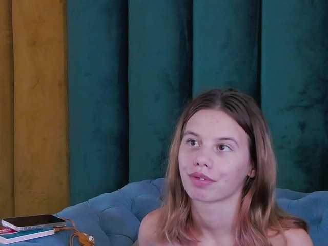 LeiaHux live webcam show
