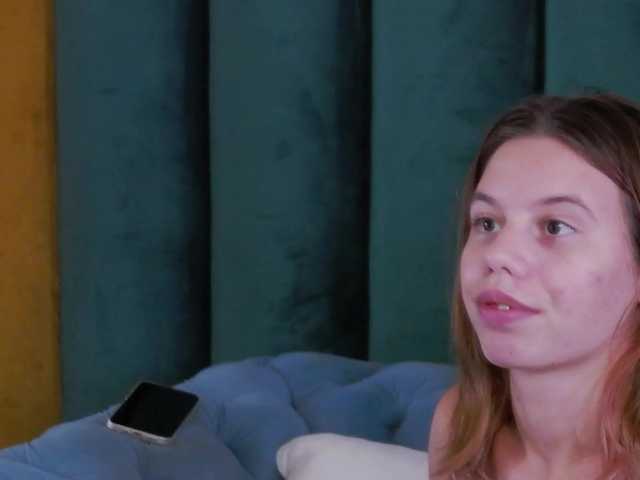 LeiaHux live webcam show