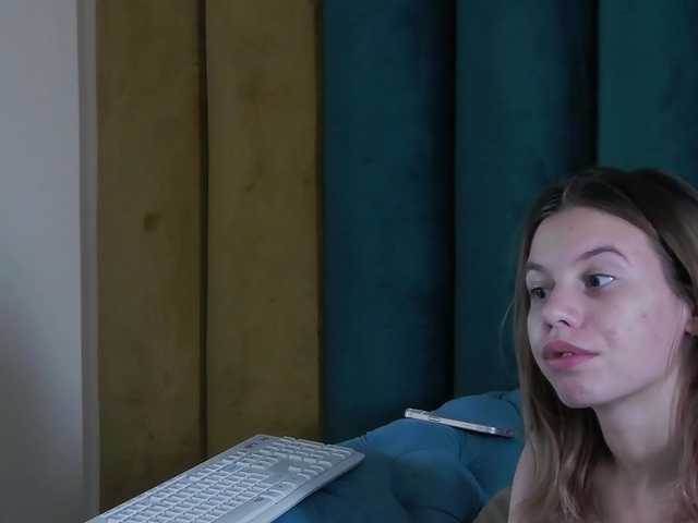 LeiaHux
