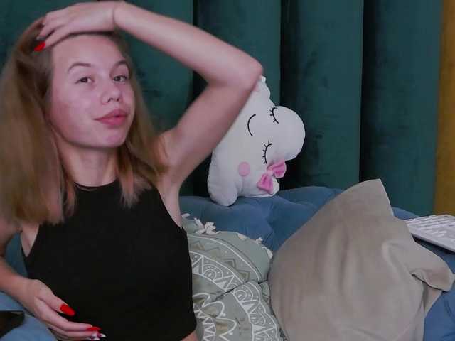 LeiaHux live cam on BongaCams