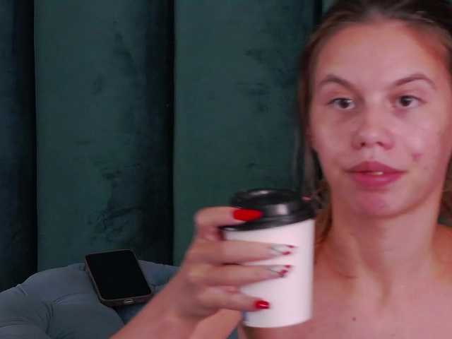 LeiaHux live cam on BongaCams