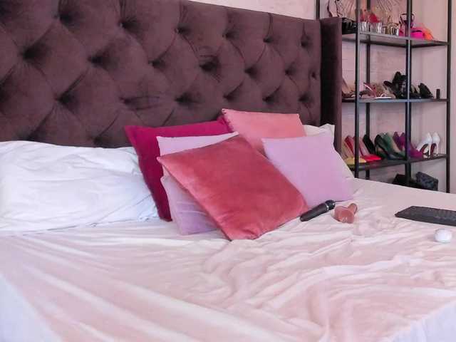 DeliaSmith live cam on BongaCams