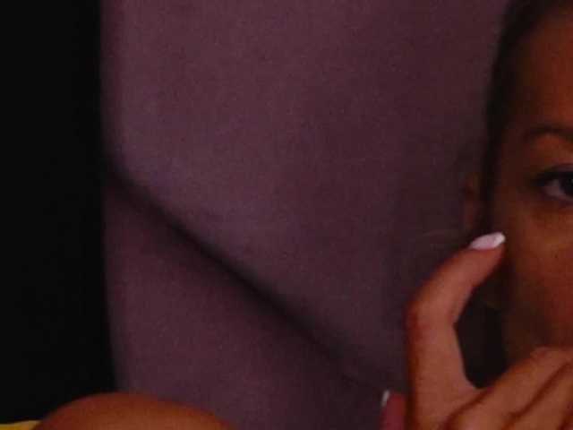 DeliaSmith live cam on BongaCams