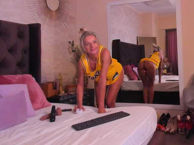 DeliaSmith live cam on BongaCams
