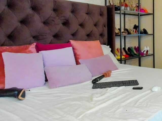 DeliaSmith live cam on BongaCams