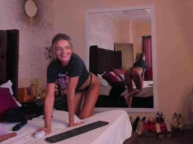 DeliaSmith webcam