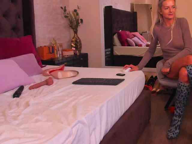 DeliaSmith webcam