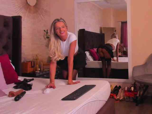 DeliaSmith webcam
