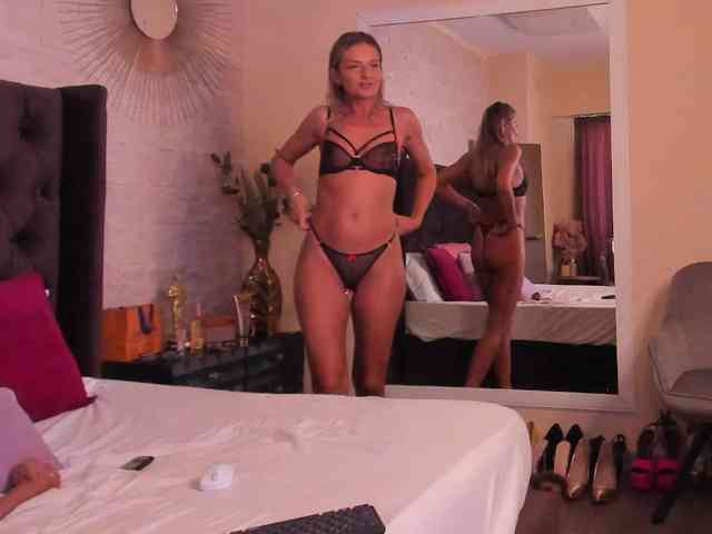 DeliaSmith webcam