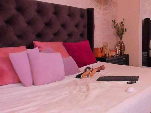 DeliaSmith webcam