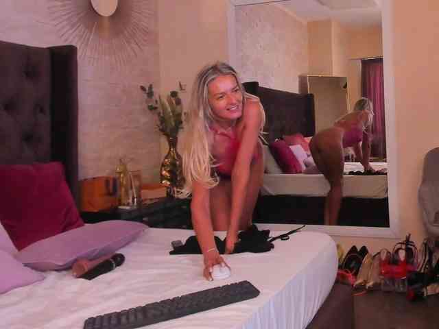 DeliaSmith webcam