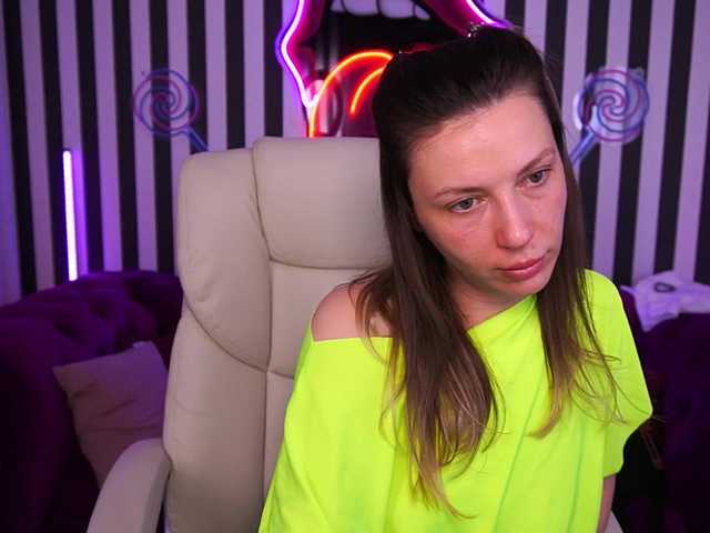 KristinkaSEX, 34 y/o - Live Cam on BongaCams