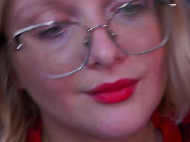 KiraKolobok live cam on BongaCams