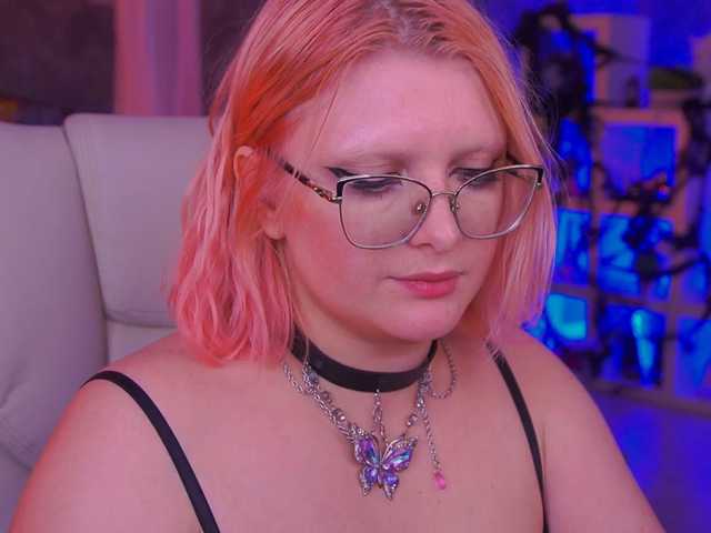 KiraKolobok live cam on BongaCams