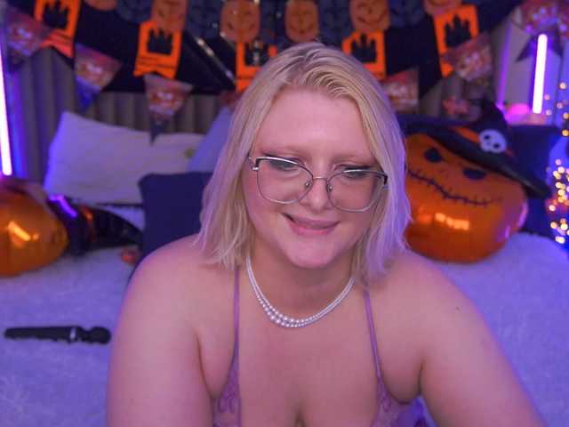 KiraKolobok live cam on BongaCams