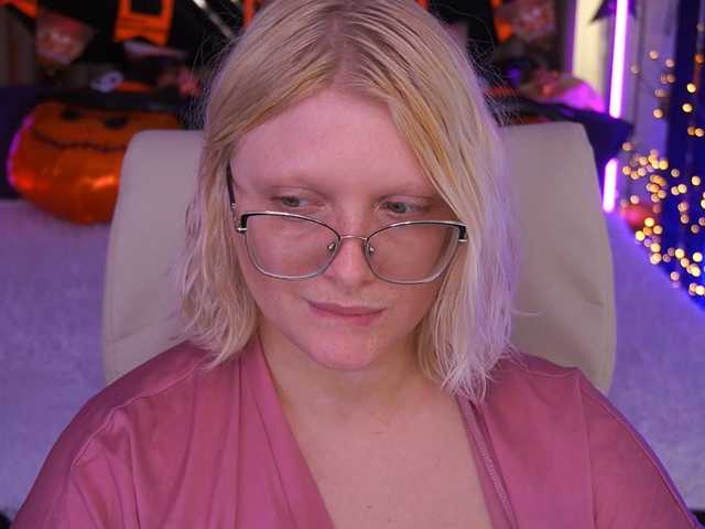 KiraKolobok live cam on BongaCams