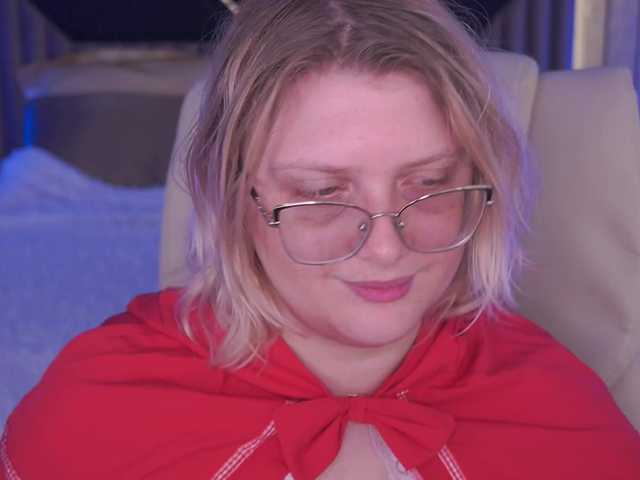KiraKolobok live cam on BongaCams