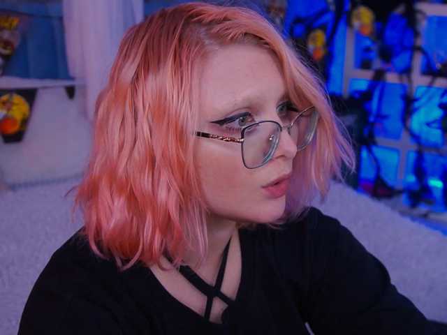 KiraKolobok live cam on BongaCams