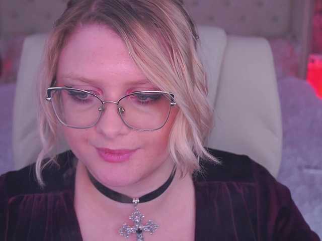 KiraKolobok live cam on BongaCams