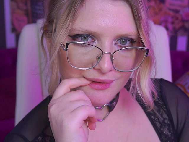 KiraKolobok live cam on BongaCams