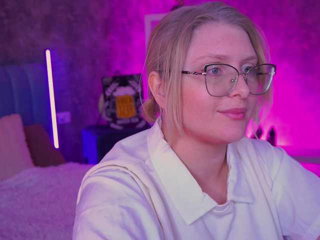KiraKolobok live cam preview
