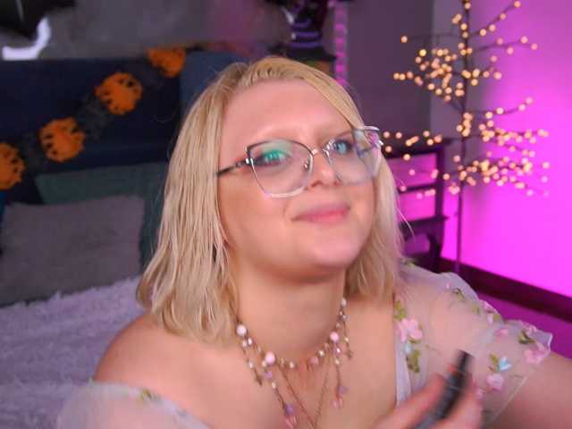 KiraKolobok live cam on BongaCams