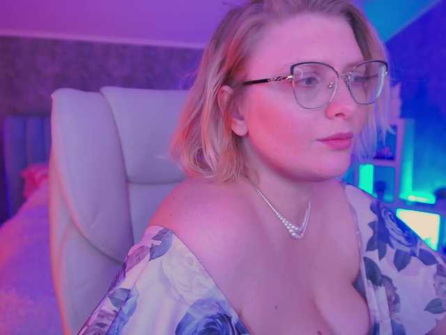 KiraKolobok live cam on BongaCams