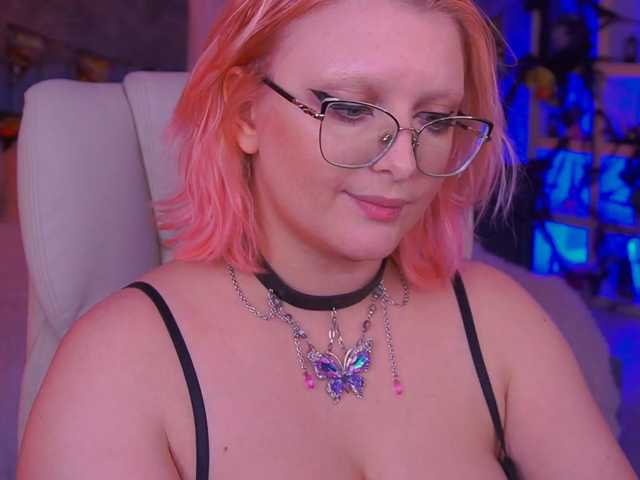 KiraKolobok live cam on BongaCams