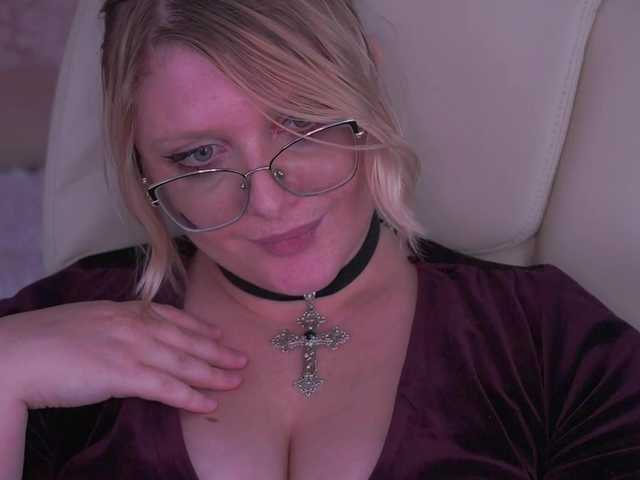 KiraKolobok live cam on BongaCams