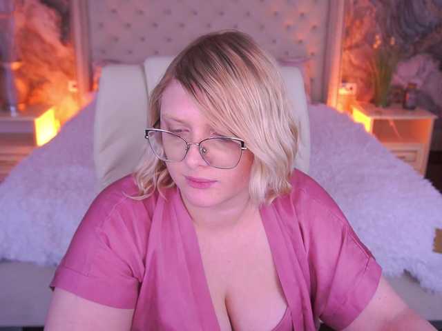 KiraKolobok live cam on BongaCams